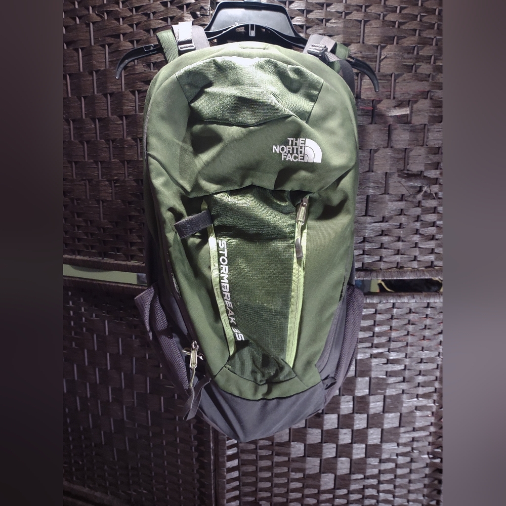 Northface Stormbreak 35 backpack Green Gray